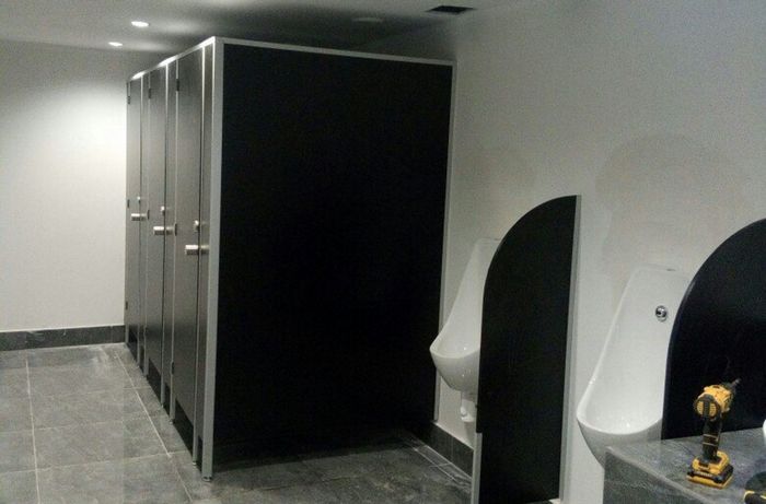 Туалетные перегородки для санузлов в гостинице, Алушта, Крым